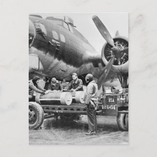 WW2 Flugzeug und Crew: 1940er Postkarte