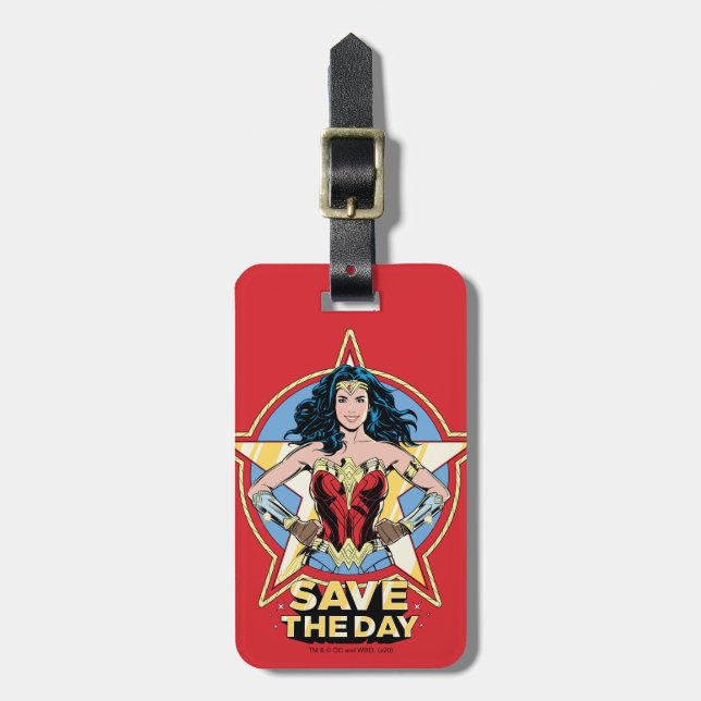 WW84 | Rett The Day Wonder Woman Retro Comic Art Gepäckanhänger (Vorderseite vertikal)