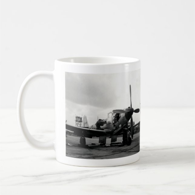 WWII Kingcobra Kampfflugzeug Kaffeetasse (Links)