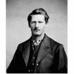 Wyatt Earp: Lawman, Gunfighter, Saloon Keeper Freistehende Fotoskulptur<br><div class="desc">Wyatt Earp: Das Vermächtnis von Lawman, Gunfighter, Saloon Keeper - Wyatt Earp, ein Name, der mit dem Wilden Westen gleichgesetzt ist, war eine komplexe Figur, deren Lebensgeschichte ebenso faszinierend wie umstritten ist. Die ersten Jahre von Earp waren 1848 in Illinois geboren und von einer Reihe von Tätigkeiten geprägt, unter anderem...</div>