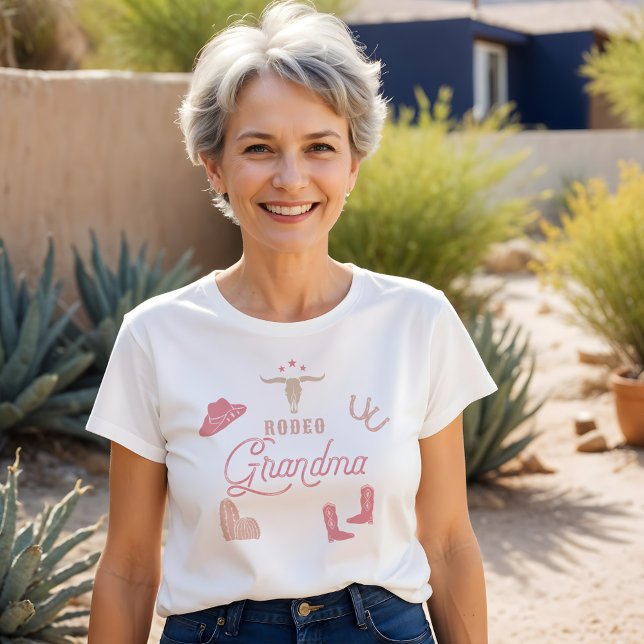 WYNONA Blush Pink Cowgirl Rodeo Oma T-Shirt (Von Creator hochgeladen)
