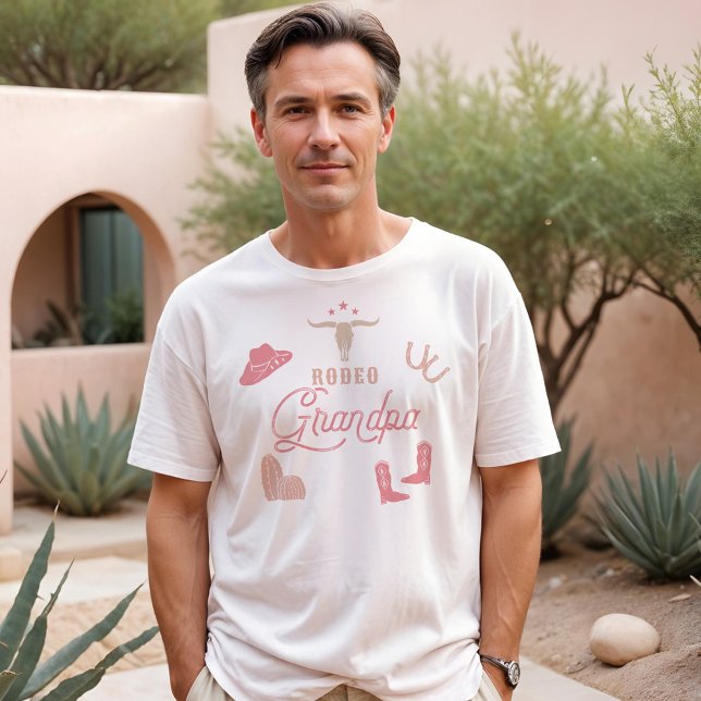 WYNONA Blush Pink Cowgirl Rodeo Opa T-Shirt (Von Creator hochgeladen)