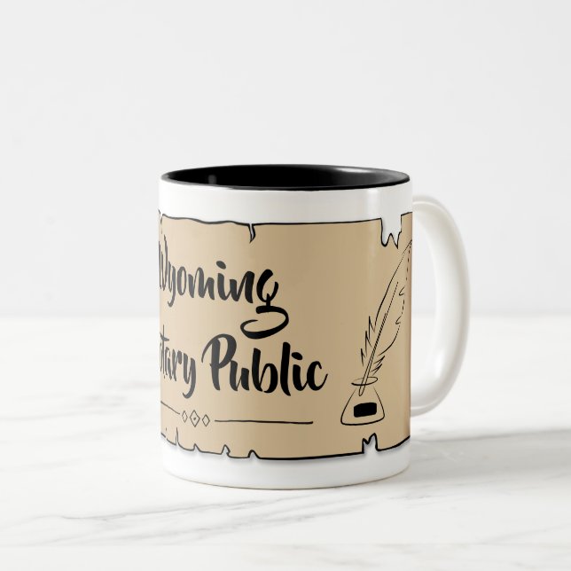 Wyoming Notary Public Scroll Feather Quill Zweifarbige Tasse (VorderseiteRechts)
