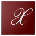 X Monogramm Initial White auf Dunkelrot Fliese<br><div class="desc">Classic White Letter Monogram auf dunkelrotem Hintergrund,  X.</div>