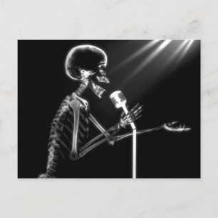 X-RAY SKELETON SINGING ON RETRO MIC - B&W POSTKARTE