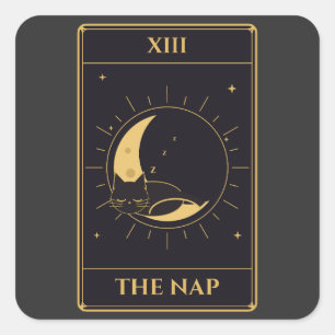 XIII Die Nap Tarotkarte: Schwarze Katze schläft au Quadratischer Aufkleber