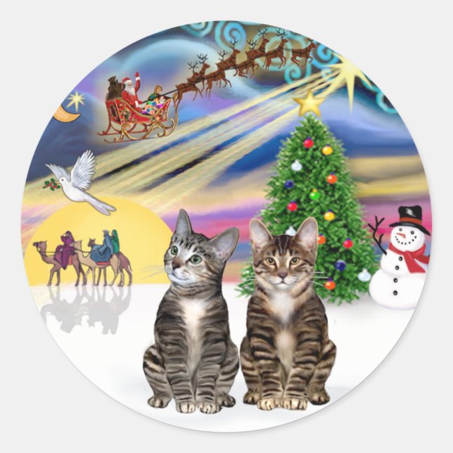 Xmas Magic (R) - Zwei braune Tabby-Katzen Runder Aufkleber (Vorderseite)