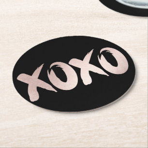 XOXO Blush Pink   Handgeschriebenes Pinselskript Runder Pappuntersetzer