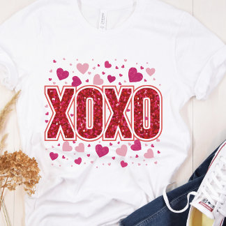 XOXO – Cute Pink Typography Valentine’s T-Shirt