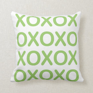 XOXO grünes und weißes Kissen