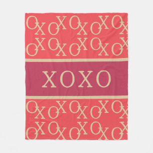 XOXO   Hot Pink Red Gold Typografie Textmuster Fleecedecke