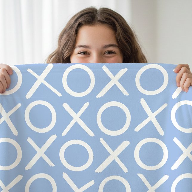XOXO Hugs & Kisses Blue Stylish Modern Pattern Fleecedecke (Von Creator hochgeladen)