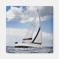 Yacht auf dem offenen Meer
