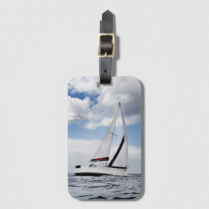 Yacht-Segeln in der hohen See Gepäckanhänger