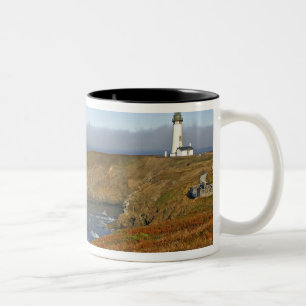 Yaquina Head Leuchtturm bei Newport Oregon Zweifarbige Tasse