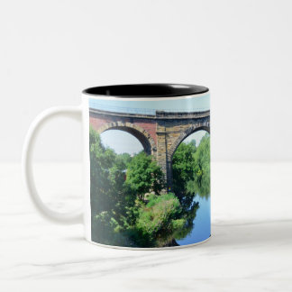 Yarm on T-Shirts Viadukt Zweifarbige Tasse