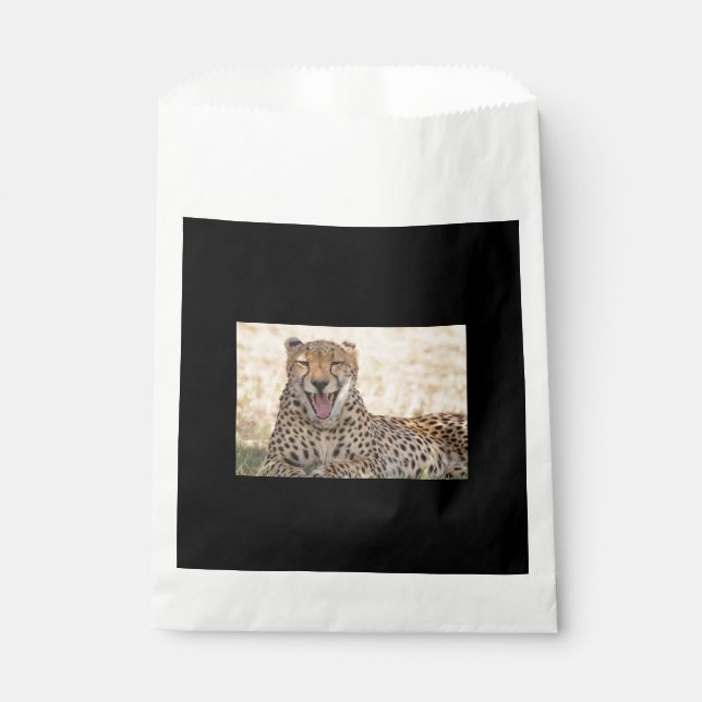 Yawning Cheetah Geschenktütchen (Vorderseite)