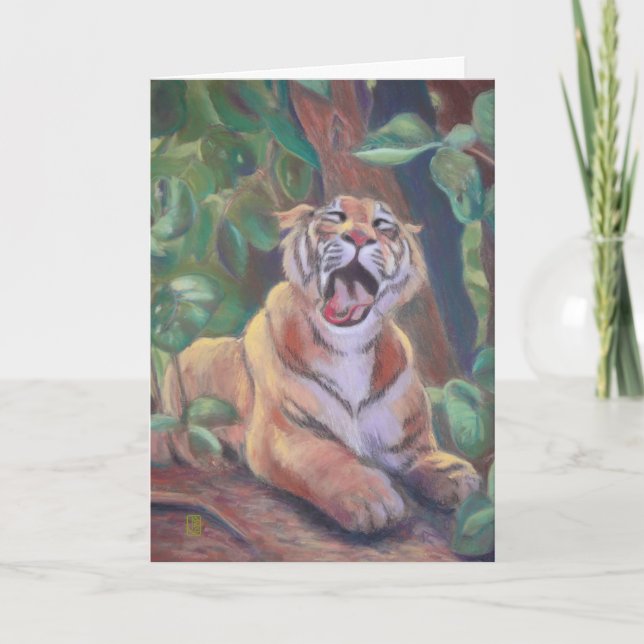 Yawning Tiger Happy Birthday Karte (Vorderseite)