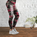 Yeet Magenta und Gray Camouflage Leggings<br><div class="desc">Eine elegante,  strukturierte Tarnung mit Magenta und Schiefergrau als dominante Farben,  mit einem großen Yeet Logo. Erste Veröffentlichung: 05.01.2023</div>