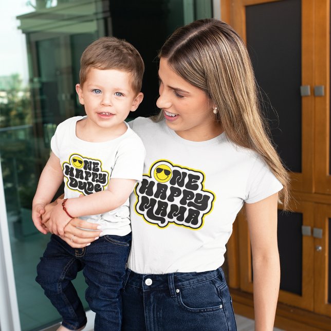 Yellow Black Retro One Happy Mama T-Shirt (Von Creator hochgeladen)