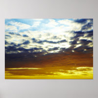 Yellow Blue Moody Sunset mit Wolken