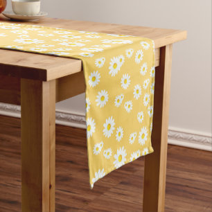 Yellow Boho Spring Daisies Pattern Mittelgroßer Tischläufer
