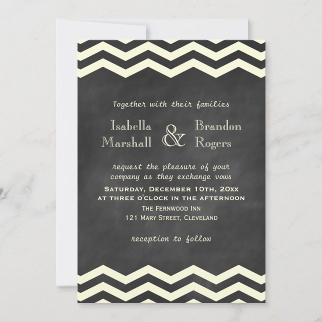 Yellow Chevrons auf Chalkboard Wedding Einladung (Vorderseite)