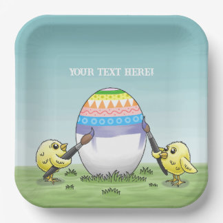 Yellow chicks paints a colorful Easter egg Pappteller