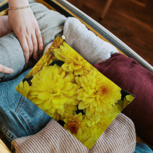 Yellow Chrysanthemum Blooms Floral Zubehörtasche