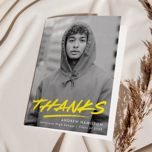 Yellow Dashed Modern Foto Abschluss Dankeskarte (Von Creator hochgeladen)