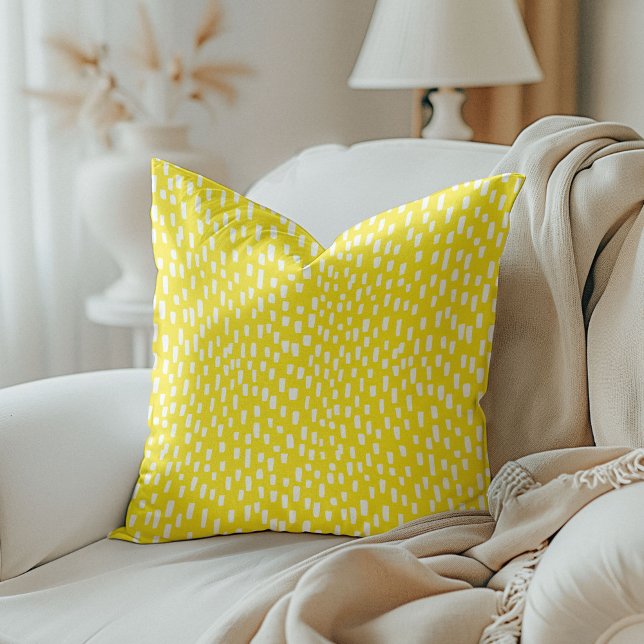 Yellow Dashingly Bright Kissen (Dashingly bright yellow square throw pillow)