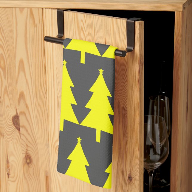 Yellow Fier Christmas Trees Pattern Geschirrtuch (Drittel gefaltet)