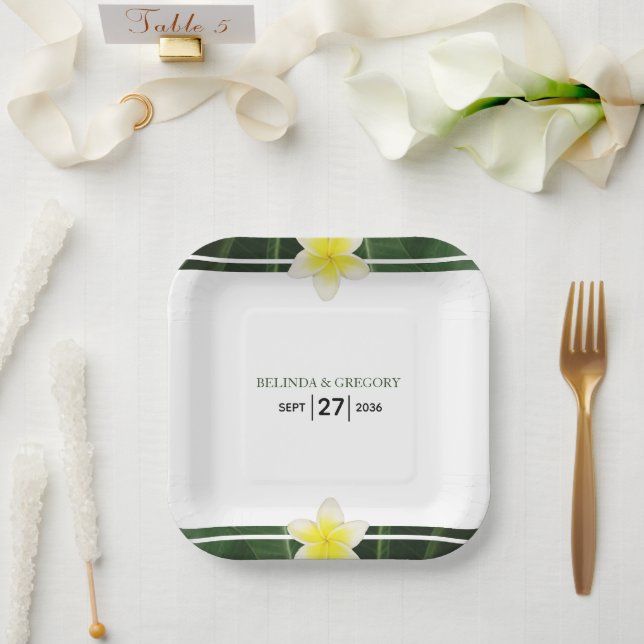 Yellow Frangipani Plumeria Wedding Pappteller (Hochzeit)