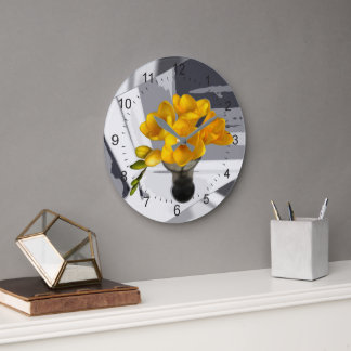 Yellow freesia große wanduhr
