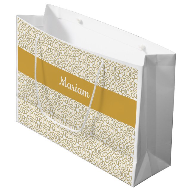 Yellow Gold Geometric White Monogram Name Große Geschenktüte (Vorderseite Schrägansicht)