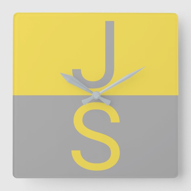 Yellow & Grey Modern Initials Monogram Quadratische Wanduhr (Vorderseite)