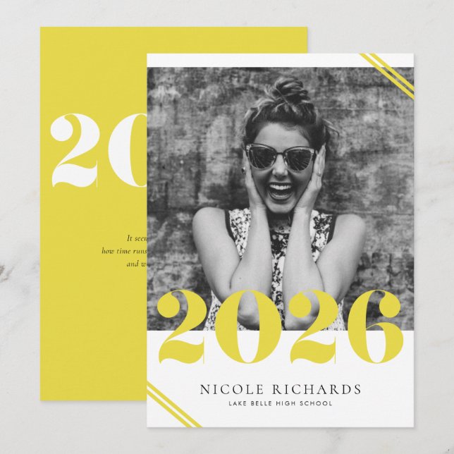 Yellow Modern Class of 2024 Foto Abschluss Einladung (Vorne/Hinten)