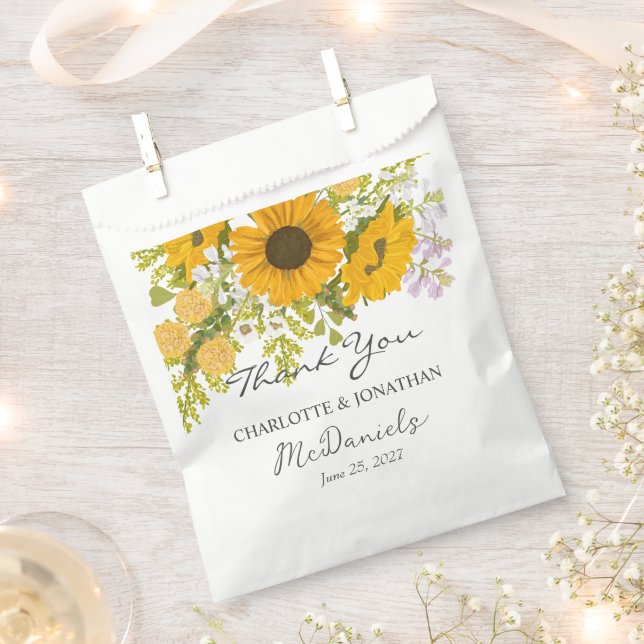 Yellow Modern Sunflowers Bouquet Wedding Geschenktütchen (Ausgeschnitten)