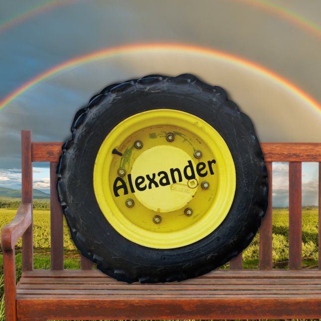 Yellow personalized name tractor wheel tire rundes kissen (Von Creator hochgeladen)