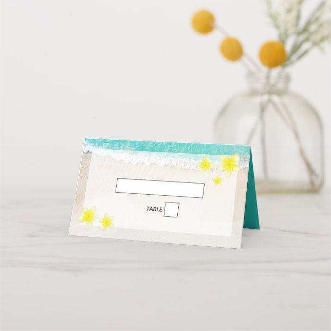 Yellow Plumeria Frangipani Tropical Beach Wedding Platzkarte (Vorderseite)