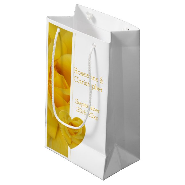 Yellow Rose Heart Design Wedding Kleine Geschenktüte (Vorderseite Schrägansicht)