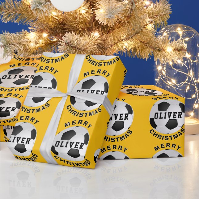 Yellow Soccer Football Balls Kinder Name Weihnacht Geschenkpapier (Feiertage)