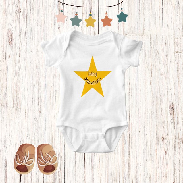 Yellow Star | Niedliches Adorable Unisex Monogramm Baby Strampler (Von Creator hochgeladen)
