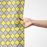 Yellow Trellis, Quatrefoil, Moroccan Lattice Schal<br><div class="desc">Elegant,  stylish and sophisticated Moroccan trellis pattern in gray and yellow color. Modern and trendy gift,  perfekt for the latticework lover in your life.</div>