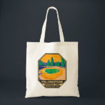Yellowstone Nationalpark Morgenröte Tragetasche<br><div class="desc">Yellowstone Wald Vektorgrafik Design. Der Park verfügt über dramatische Schluchten,  alpine Flüsse,  üppige Wälder,  heiße Quellen und wilde Geysire,  einschließlich seiner berühmtesten,  Alten Treue.</div>