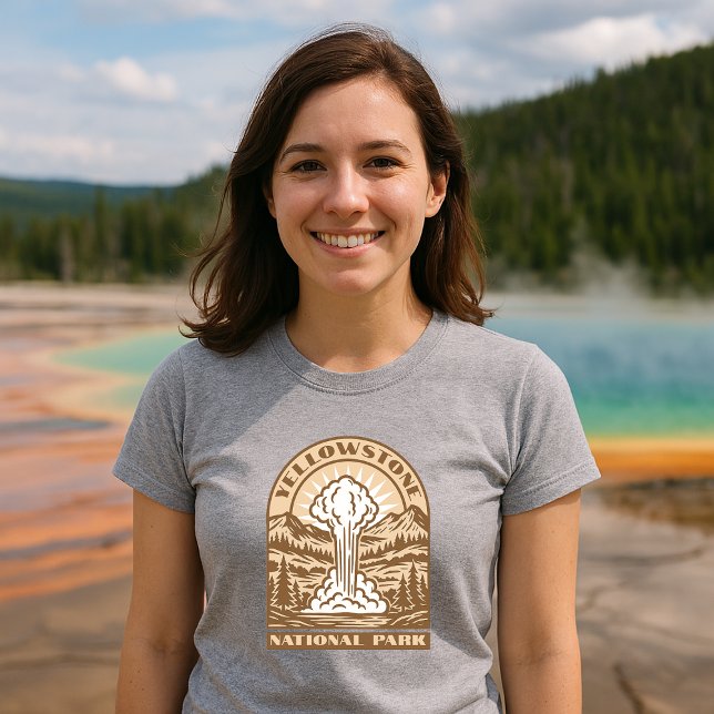 Yellowstone Nationalpark Retro Art Deco T-Shirt (Von Creator hochgeladen)