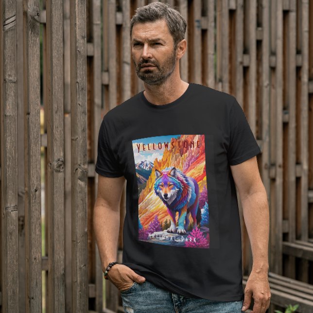 Yellowstone Nationalpark Wolf Mountains T-Shirt (Von Creator hochgeladen)