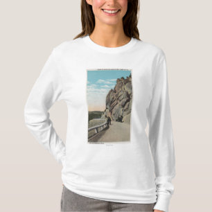 Yellowstone, WYVacationers, altes Auto, nahe T-Shirt