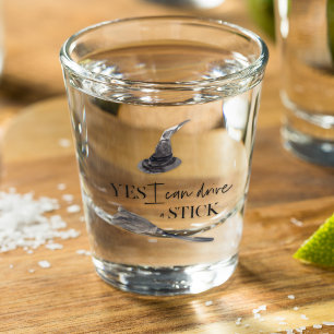 Yes I Can Drive A Stick Fun Happy Halloween Schnapsglas