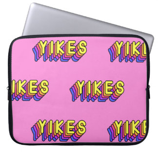 Yikes Words: Rosa Vintages Hintergrundbild. Laptopschutzhülle